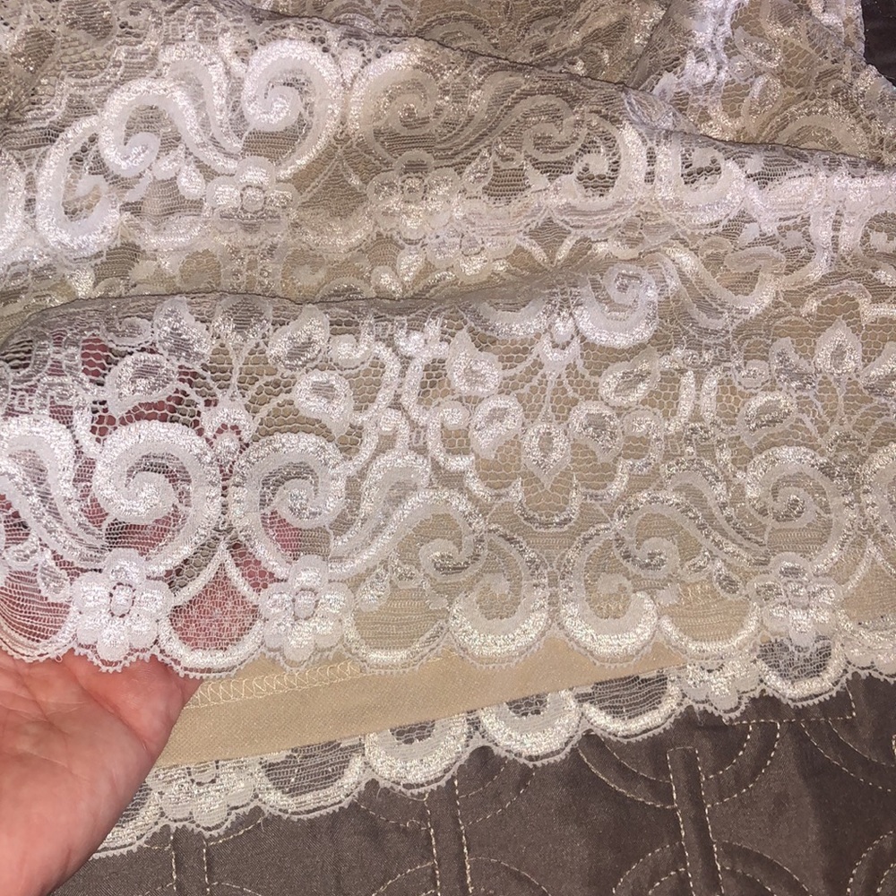 Karen Kane three tiered lace tank top - Picture 4 of 11